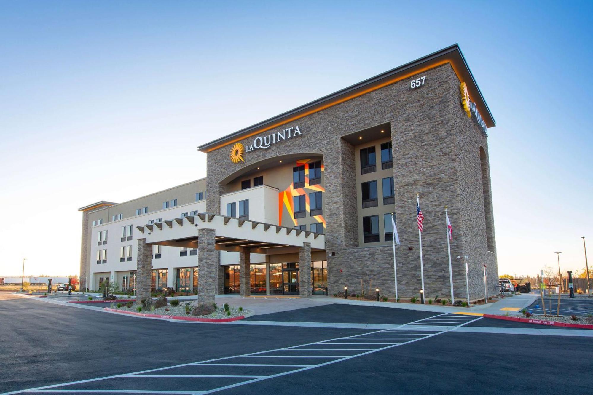 La Quinta Inn And Suites By Wyndham لينكون المظهر الخارجي الصورة