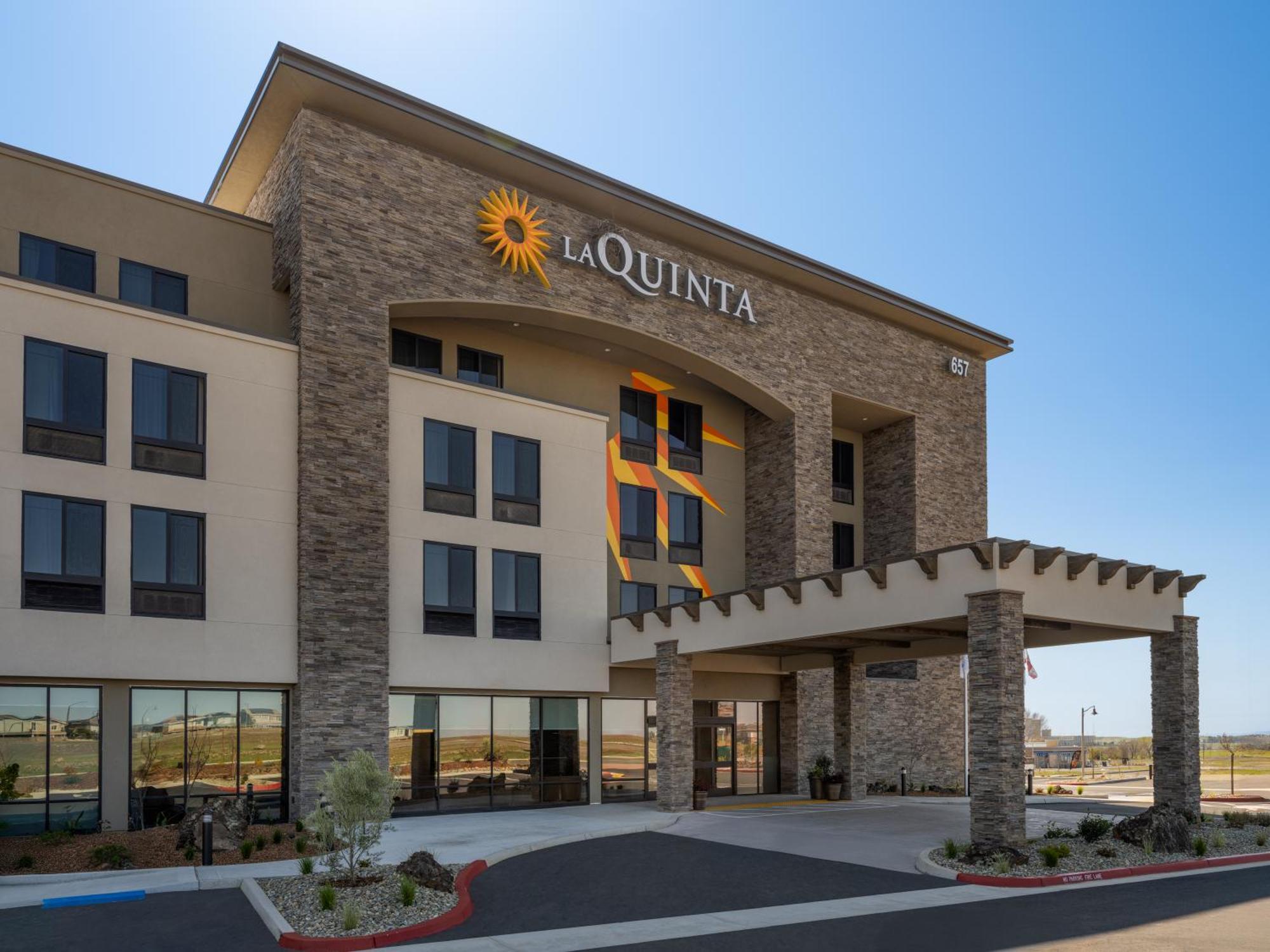 La Quinta Inn And Suites By Wyndham لينكون المظهر الخارجي الصورة
